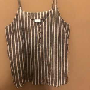 Stripped tank top with adorable buttons